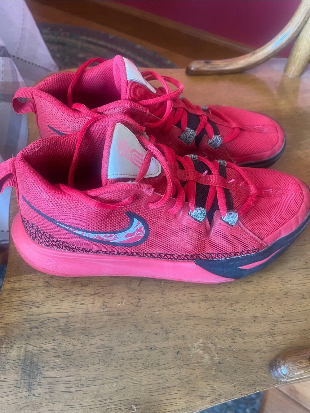 Nike Kyrie Red Low-Top Basketball Sneakers